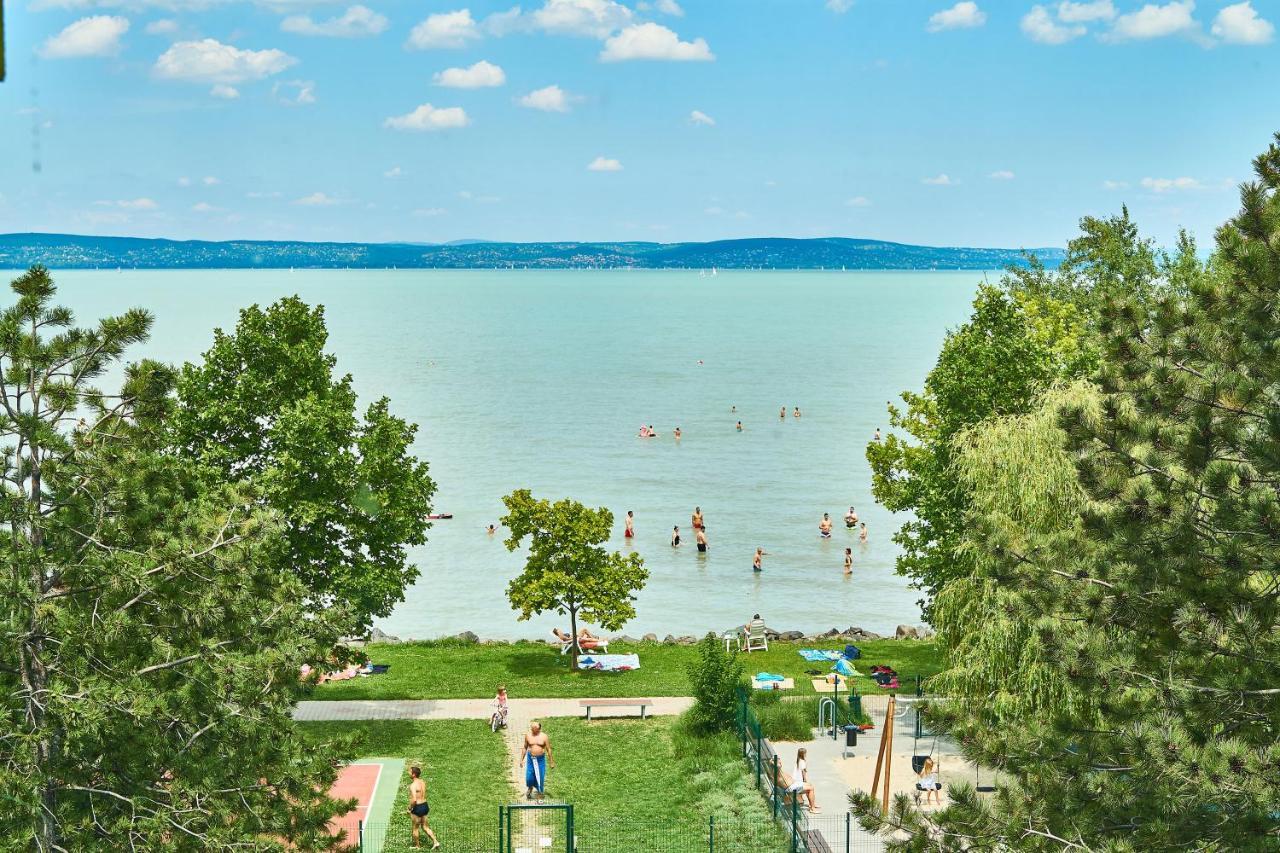 Catamaran Apartments - Hostaid Шиофок Экстерьер фото