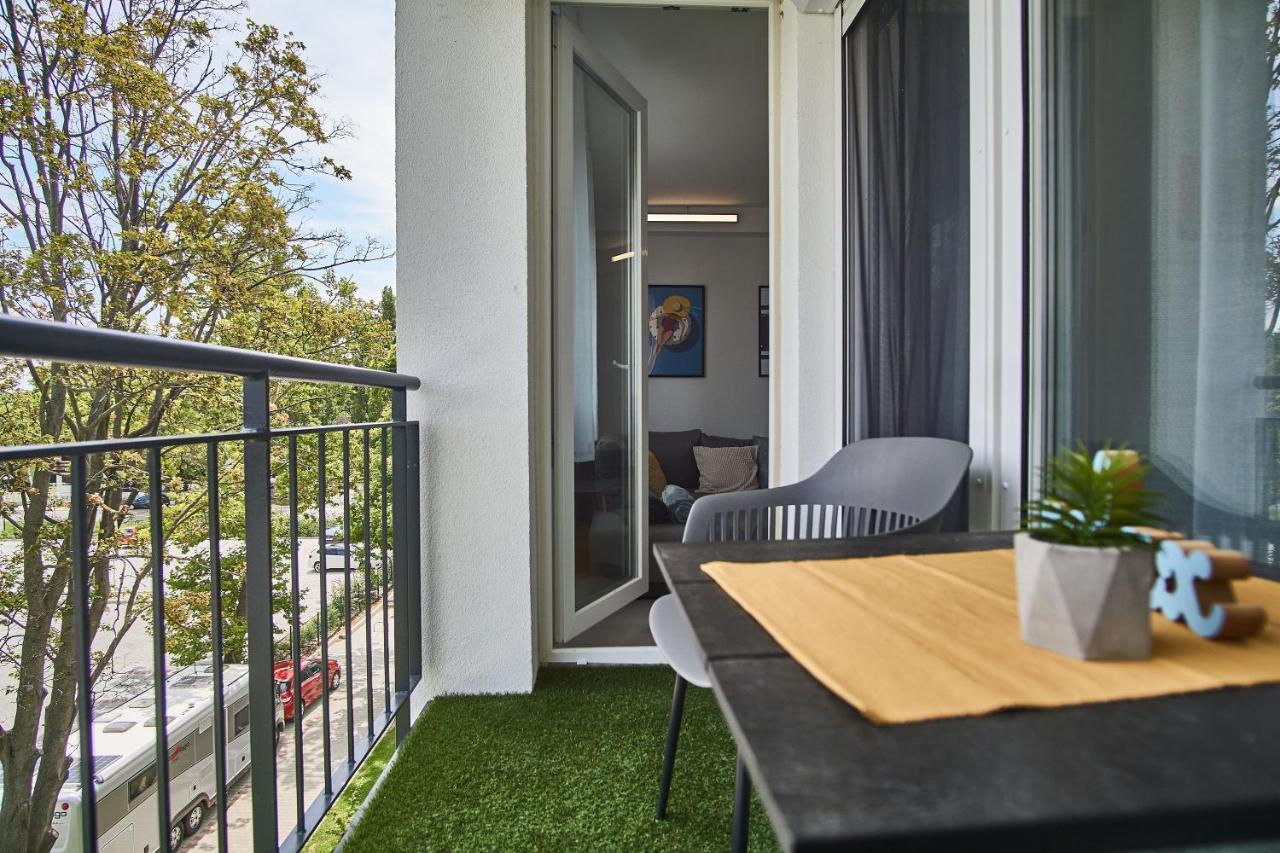 Catamaran Apartments - Hostaid Шиофок Экстерьер фото