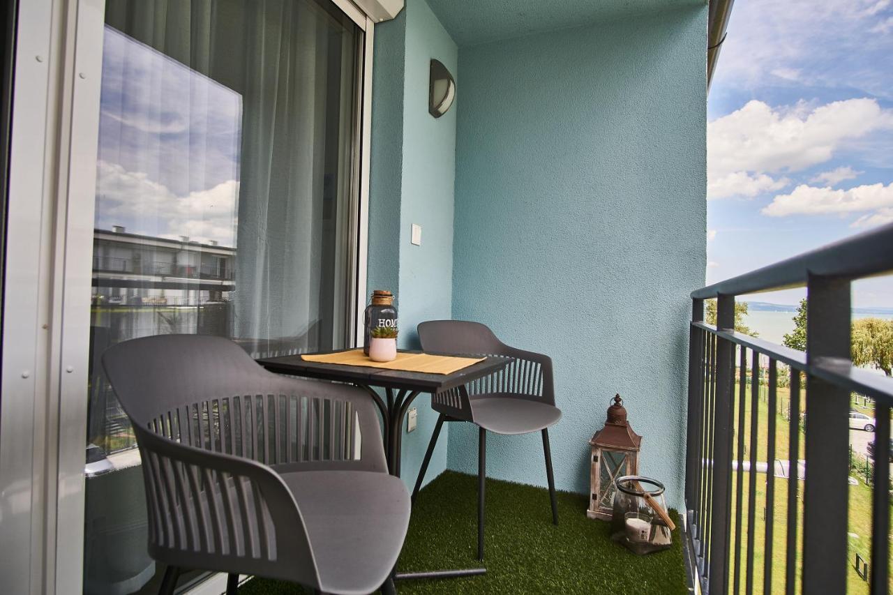Catamaran Apartments - Hostaid Шиофок Экстерьер фото